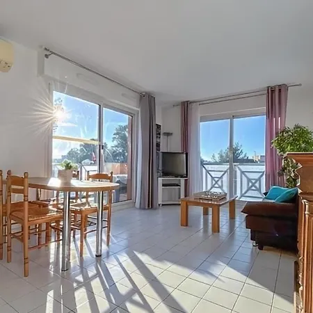 6 Personnes A Raphael Valescure Piscine Tennis Petanque Apartment Saint-Raphael (Var)