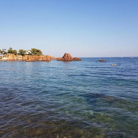 6 Personnes A Raphael Valescure Piscine Tennis Petanque Saint-Raphael (Var)